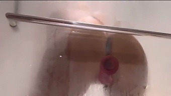 Hãy Sẵn Sàng Cho Một Buổi Tắm Nóng Đầy Dục Vọng Với Một Video Đụ Bằng Dương Vật Giả