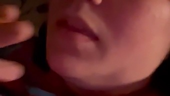 エロティックな声:汚い話と盗撮についてのビデオ