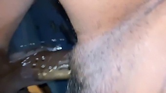 Enteado Faz Sexo Com A Mãe Do Amigo Enquanto Faz Tarefas