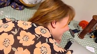 Một Đêm Đam Mê Với Một Cô Gái Tóc Đỏ Ngoại Tình