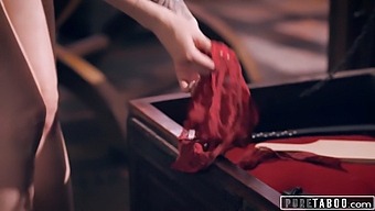 Marley Brinx Descobre O Fetiche Secreto De Seu Padrasto Em Detalhes Explícitos