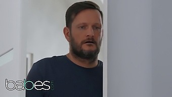 A Fantasia Proibida De Uma Adolescente Com Seu Padrasto Ganha Vida.