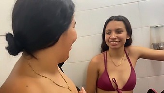 Vídeo Caseiro De Beijo Lésbico E Lambida De Buceta Com Minha Amiga E Sua Meia-Irmã